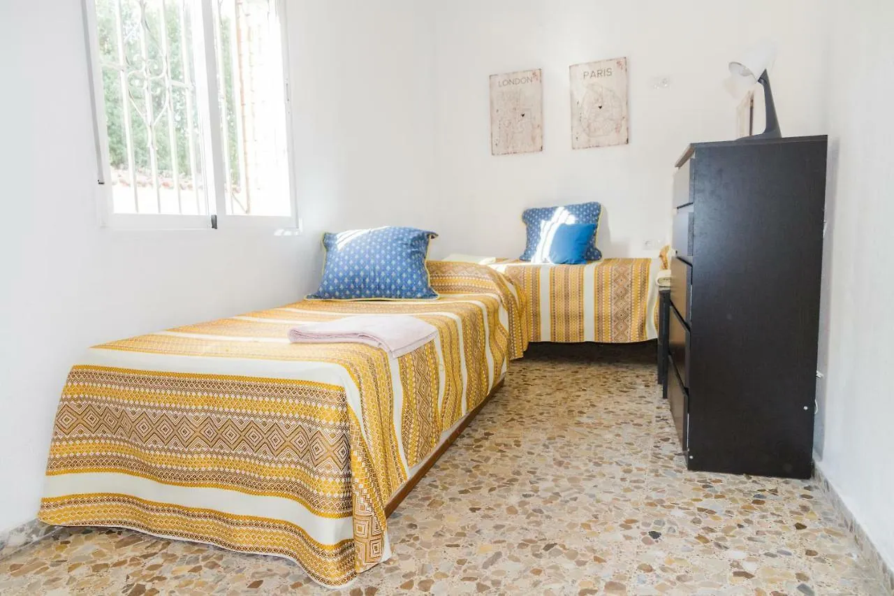 Fantástico chalet con piscina en Avenida del Brillante Córdoba Сasa de vacaciones